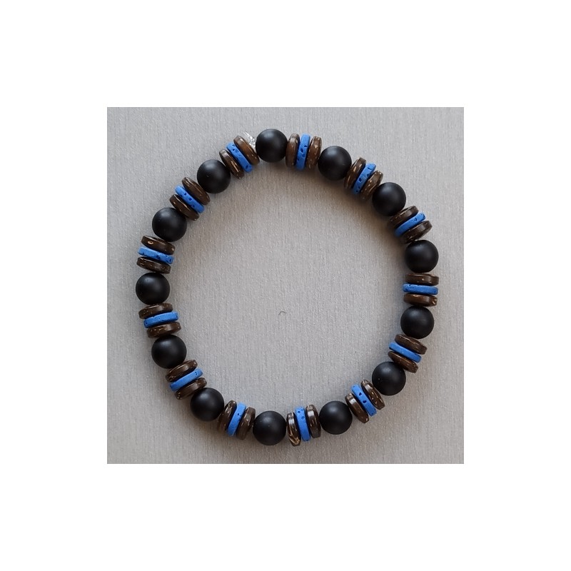 Bracelet composé de perles en bois de coco, onyx et pierres de lave