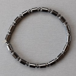 Bracelet composé de perles Hématite